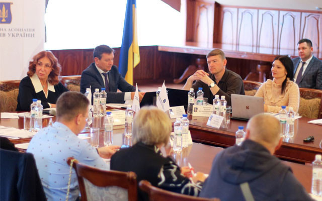 РАУ засудила інформаційні атаки на адвокатуру